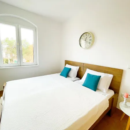 Spacious Amaros Apartament