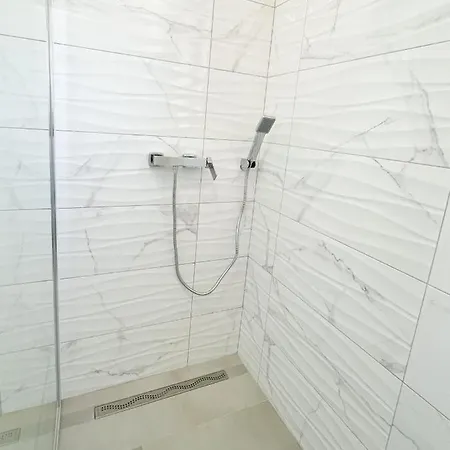 Apartment Spacious Amaros *