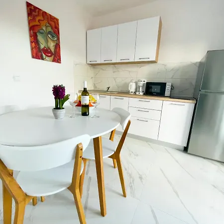 Spacious Amaros Apartment *