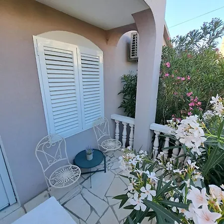 Apartment Spacious Amaros